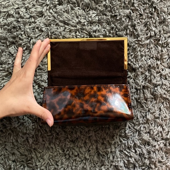 SOLD❗️Tory Burch sunglasses case - Picture 5 of 7